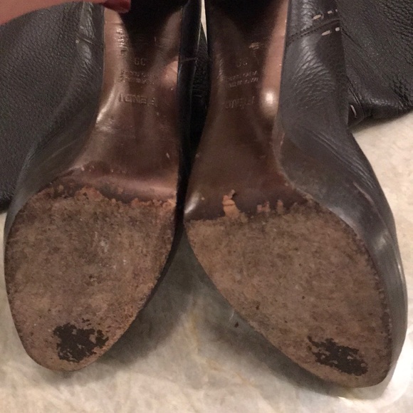 Host Pick! 🥳🤩🥳 💯 authentic Fendi heeled boots buckles pullon 39 - Picture 10 of 11